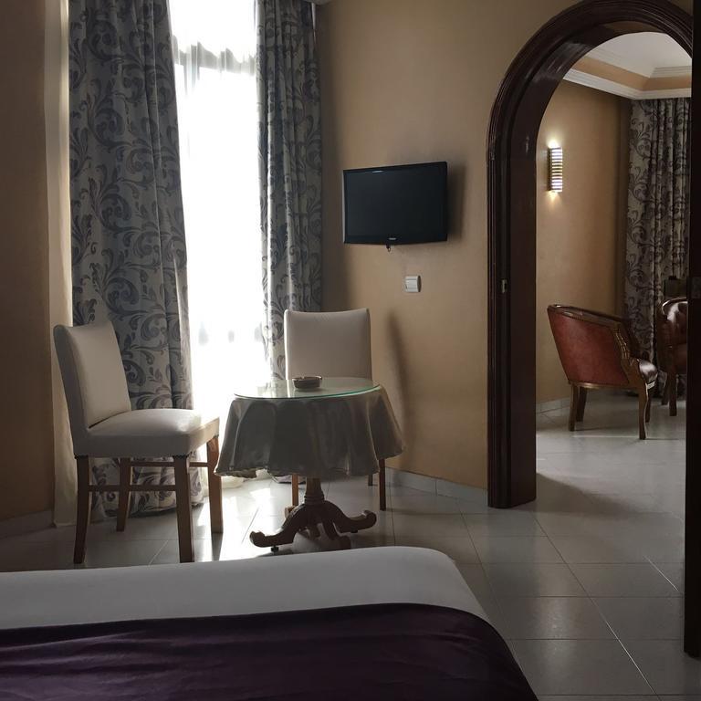Rania Belmadina Hotel Casablanca Extérieur photo