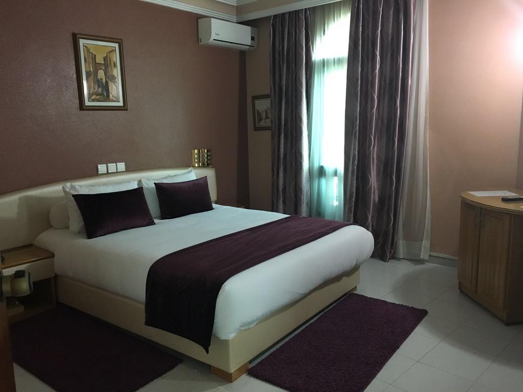 Rania Belmadina Hotel Casablanca Extérieur photo