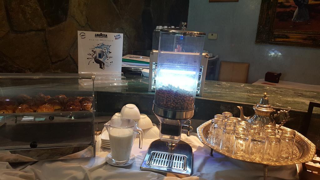 Rania Belmadina Hotel Casablanca Extérieur photo