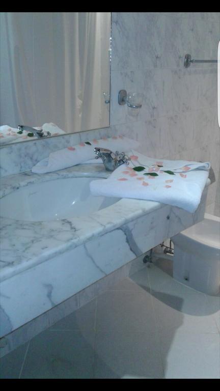 Rania Belmadina Hotel Casablanca Extérieur photo