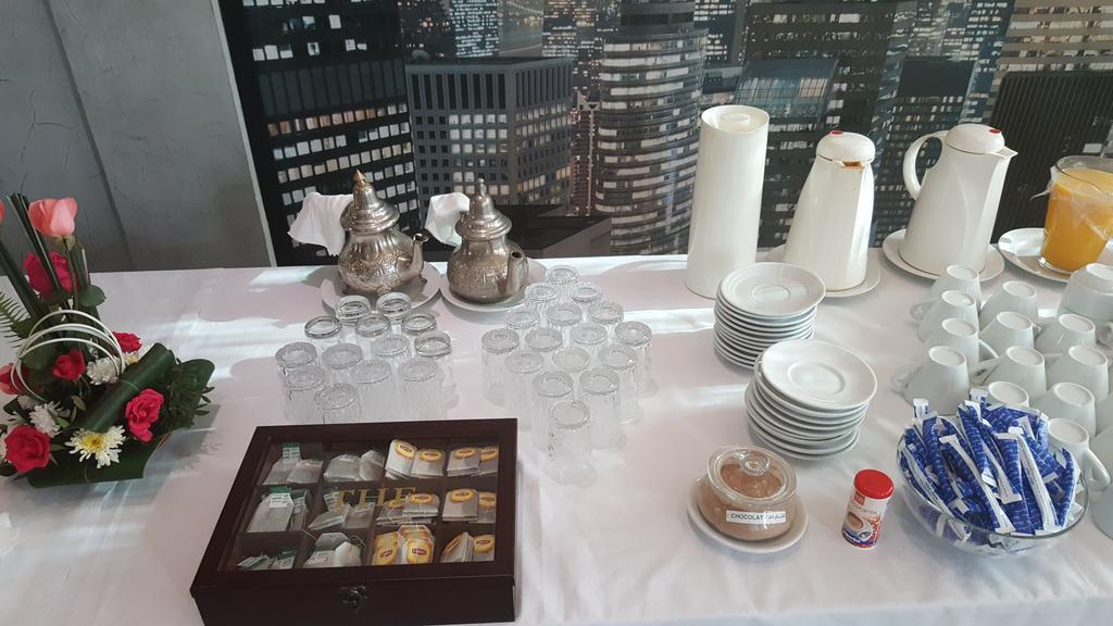 Rania Belmadina Hotel Casablanca Extérieur photo