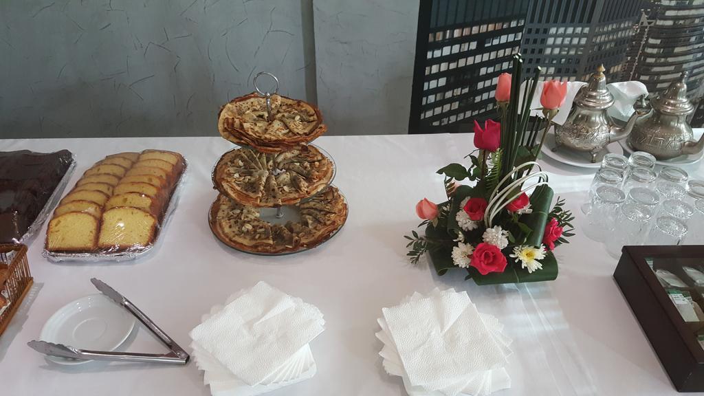 Rania Belmadina Hotel Casablanca Extérieur photo