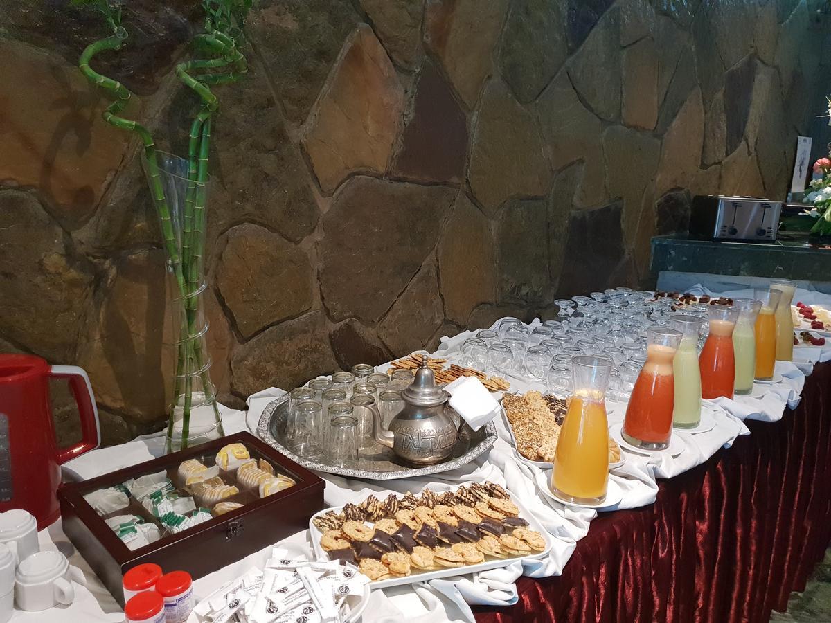 Rania Belmadina Hotel Casablanca Extérieur photo