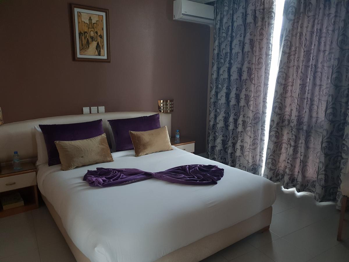 Rania Belmadina Hotel Casablanca Extérieur photo