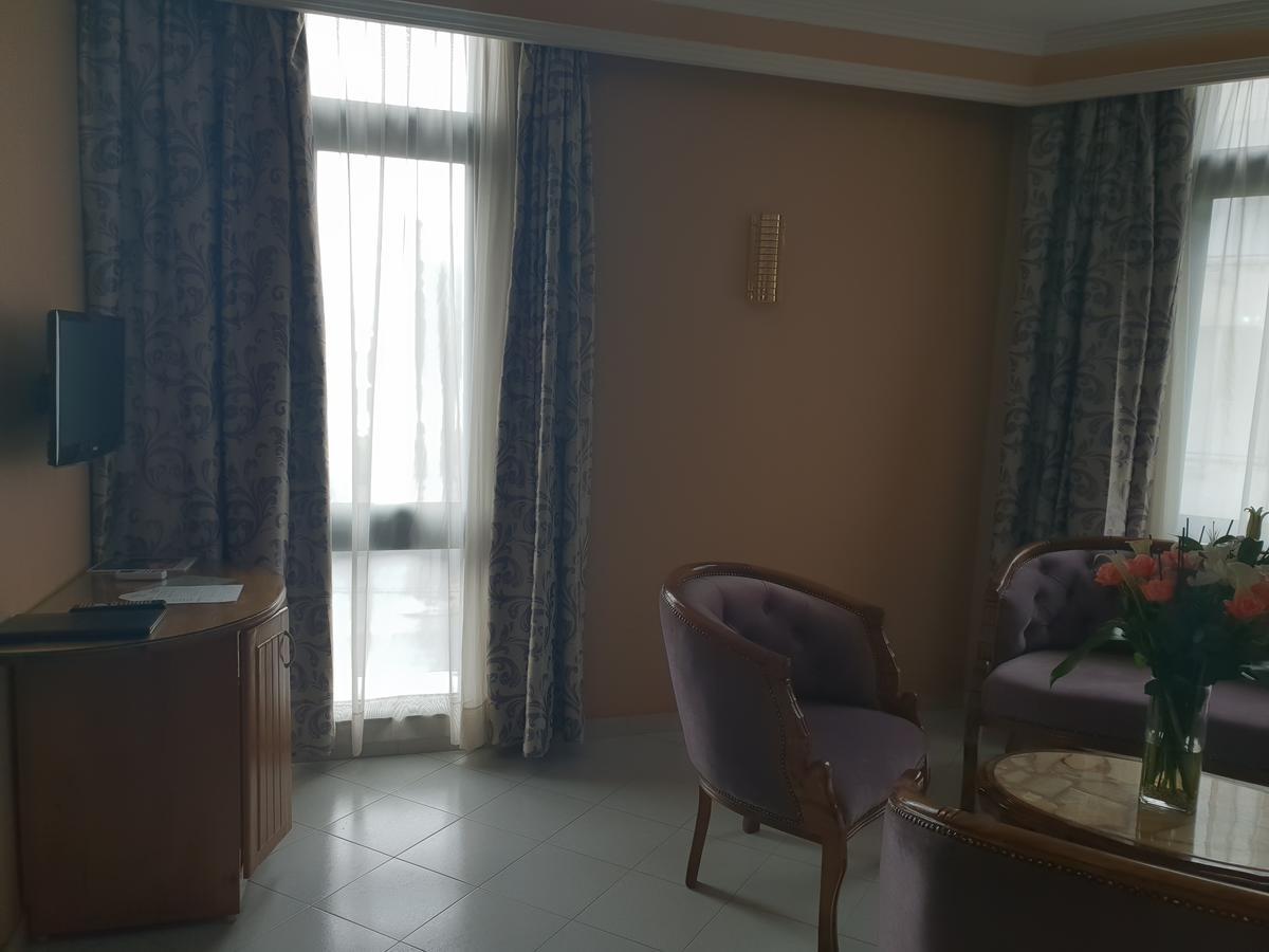 Rania Belmadina Hotel Casablanca Extérieur photo